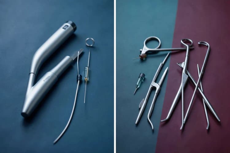 Comparação lado a lado de diferentes métodos de tratamento de varizes, como laser, escleroterapia e cirurgia, apresentados como instrumentos médicos.