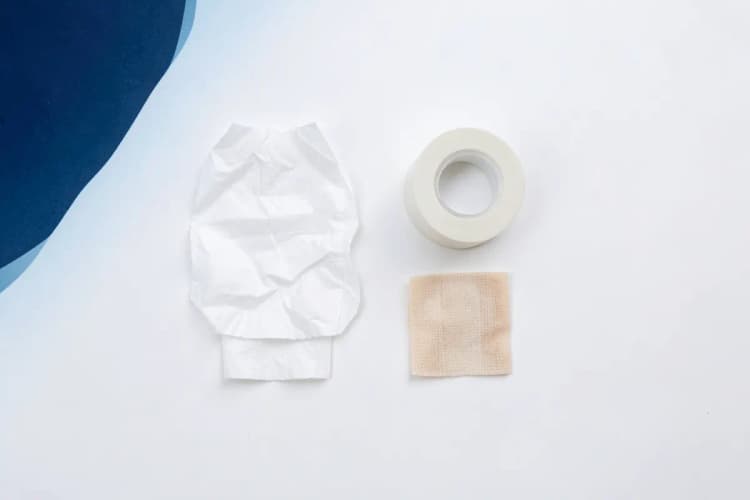 Kit de cuidados pós-cirurgia de varizes com gaze, fita adesiva e faixa elástica